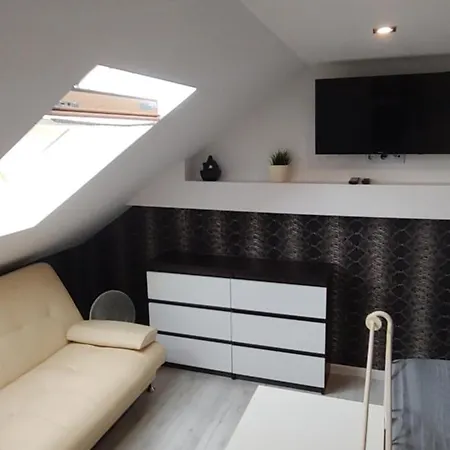 Krys Apartman *
